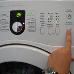 как остановить стиральную машину во время стирки